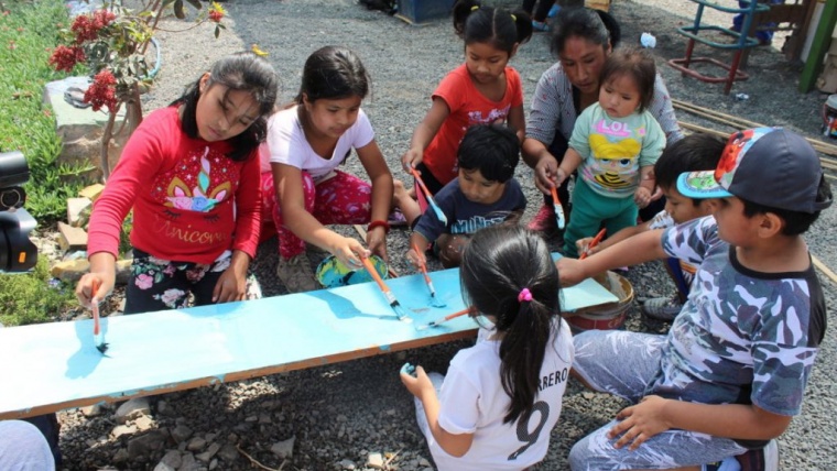 Minga en el “Huerto de la Ternura” reunió a niños y madres  para aprender nuevas técnicas de cultivo